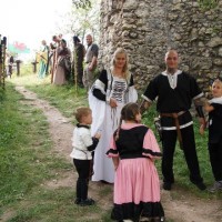 Das Brautpaar mit Kindern